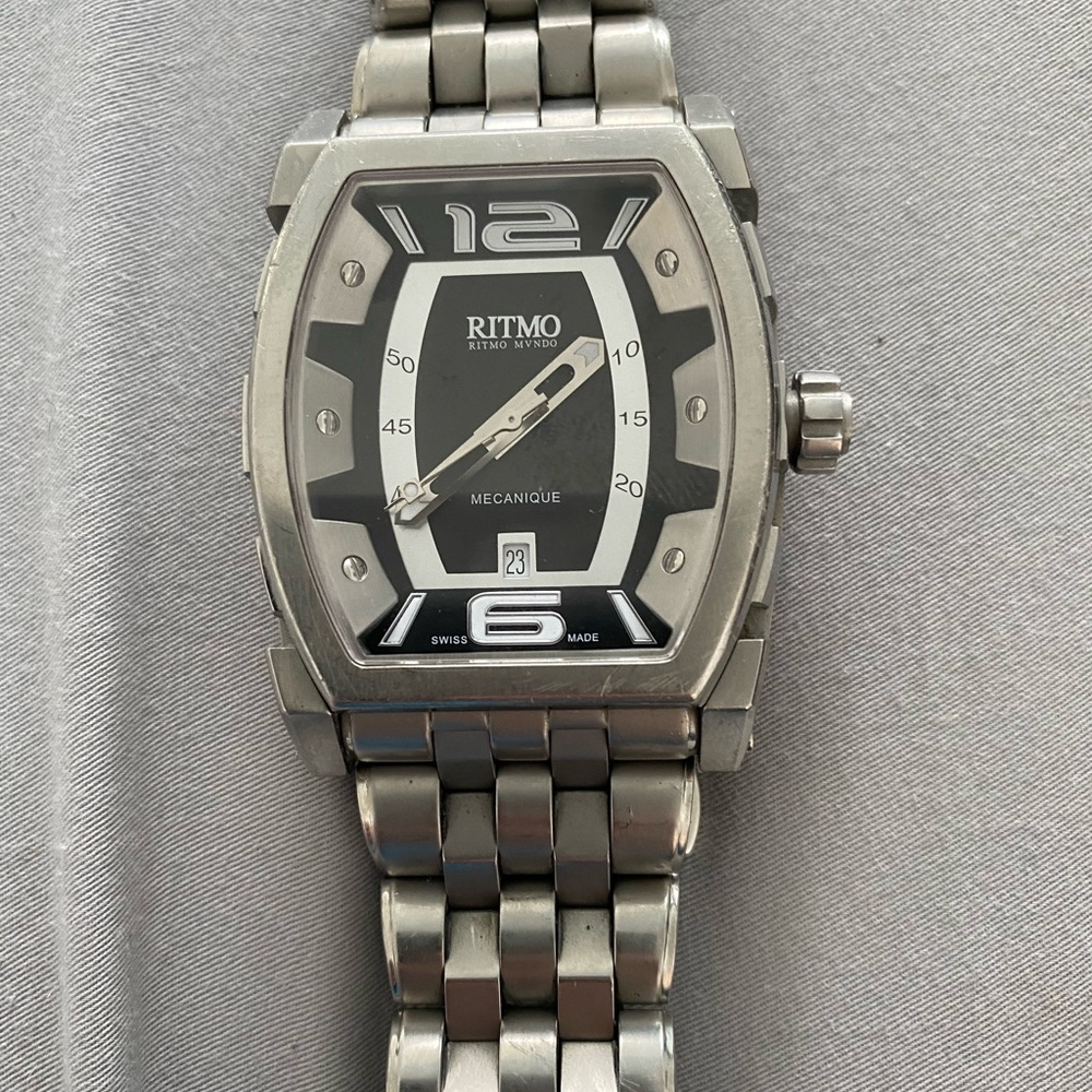 Ritmo Mvundo automatic watch Swiss made